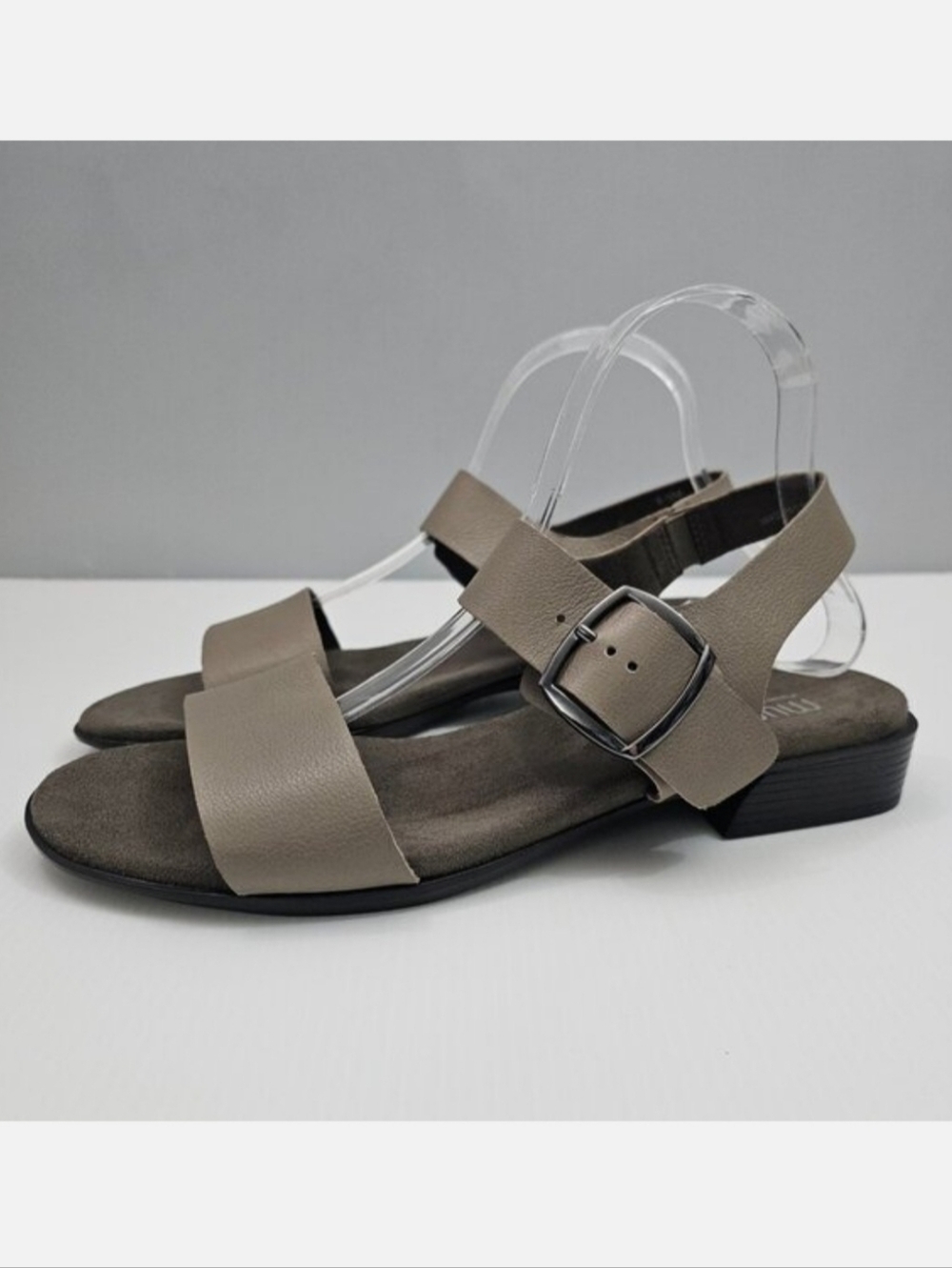 Munro Cleo Buckle Sandal Womens 9.5 Khaki Leather Open Toe Comfort Low Heel